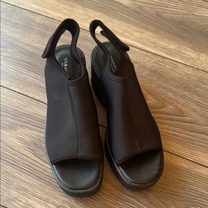 Vagabond size 8 black lug sole sling back chunky sandals neoprene